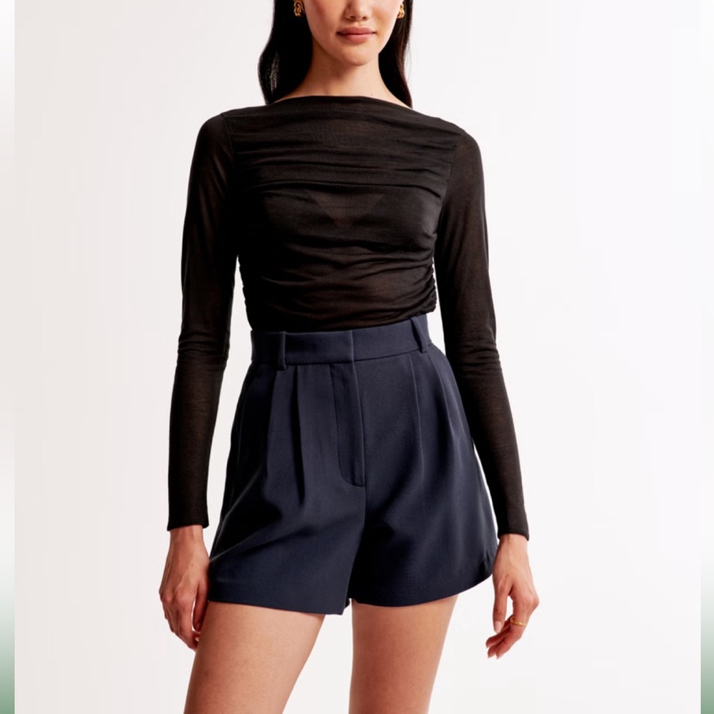 A&F Tailored Short Dark Indigo ,S M, XL